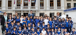 Alumnos de Primaria del Sagrado Corazón visitan el Ayuntamiento