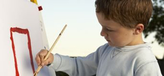 Niño dibujando. (Foto: guiainfantil.com)