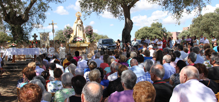 Trillo le muestra respeto, emoción y cariño a la Virgen del Campo