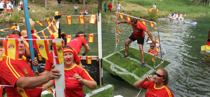 El Rule-Rule Express, con locomotora y vagón flotantes, mejor 'estaribel' 2014