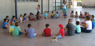 Juegos en el colegio La Paloma. Fotografía: Álvaro Díaz Villamil / Ayuntamiento de Azuqueca de Henares.