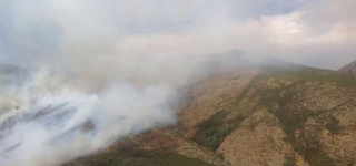 Incendio en El Cardoso de la Sierra. (Foto: @ContrafuegoPro)