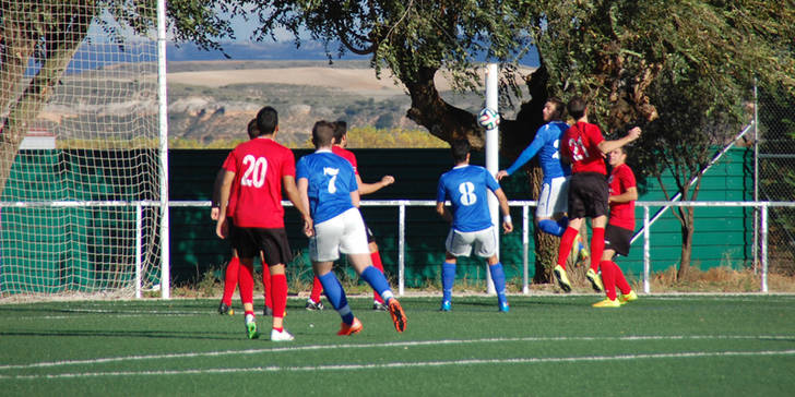 El C.D.Yunquera suma tres nuevos puntos frente al Dinamo en un partido muy serio (3-2)