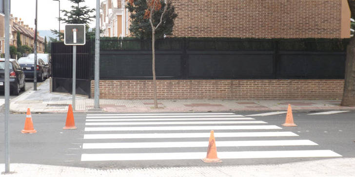 Paso de cebra finalizado tras la denuncia del PP. (Foto: PP)