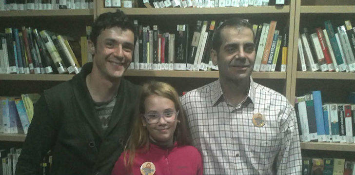 La biblioteca de Valdeluz condecora a la primera 'Astronauta lectora' del municipio
