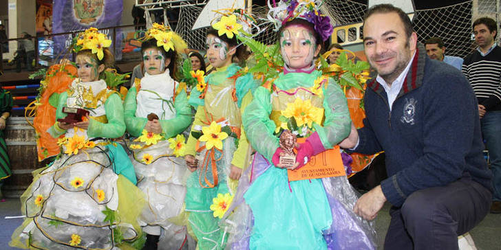 El grupo de Hadas se alza con el primer premio del concurso de disfraces individual