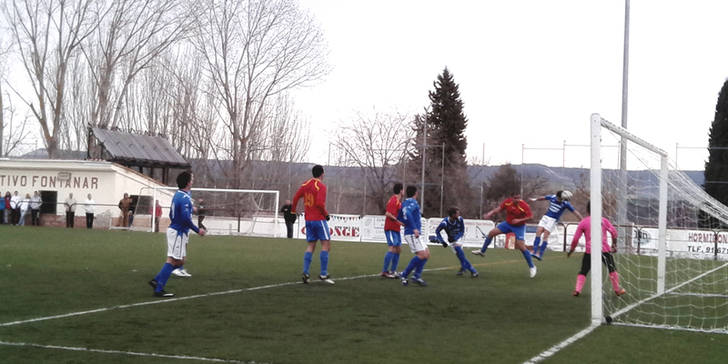 Al Yunquera le sobró la segunda mitad en Fontanar (1-1)