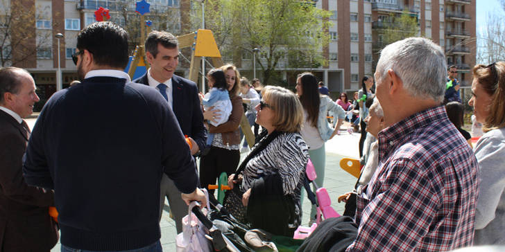 Los vecinos del entorno de la Constitución ya disfrutan del Parque de Las Torres