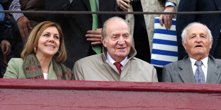 Cospedal y el Rey, en la corrida de toros de la Primavera de Brihuega