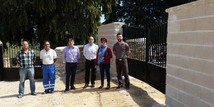 El cementerio de Valdepeñas de la Sierra ya tiene espacio para construir más sepulturas y nichos