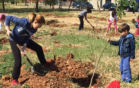 Villanueva planta sesenta nuevos arces con motivo del Día Internacional del Árbol