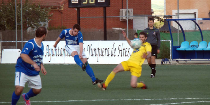 El C.D.Yunquera golea al C.F.Tortola y se acerca a la segunda plaza (4-0)