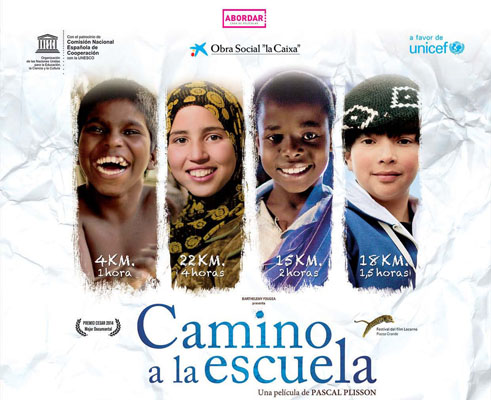 ‘La Caixa’ lleva gratis al cine a 450 escolares de Cabanillas para ver ‘Camino a la escuela’, un documental pensado para remover conciencias