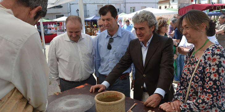 Leandro Esteban afirma en Aranzueque que “el futuro de nuestra tierra está en la agricultura y en la industria agroalimentaria”