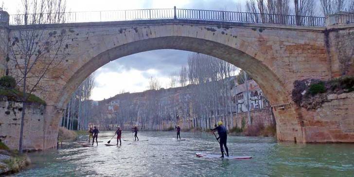 Trillo acoge este fin de semana una prueba de SUP-River, o los gancheros modernos