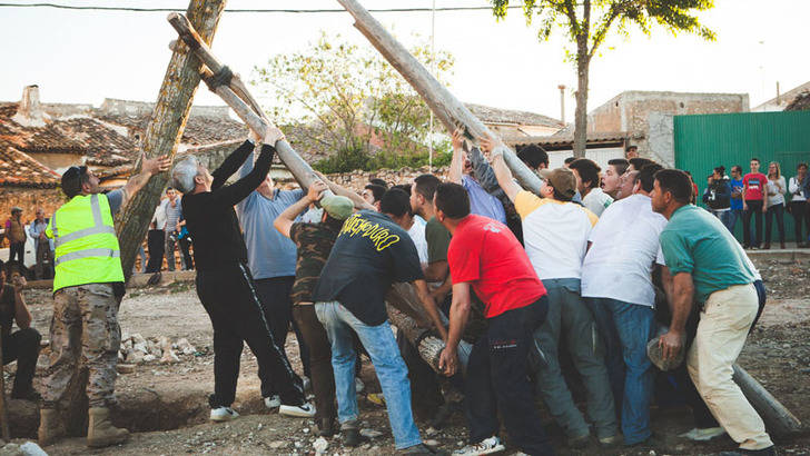 Un gran mayo toca desde anoche el techo de Fuentenovilla