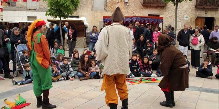 El mercado medieval de Tamajón reivindica los oficios artesanos