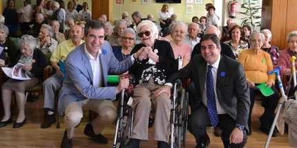 Reconocimiento del alcalde a los residentes y trabajadores de Los Olmos en su 40 aniversario