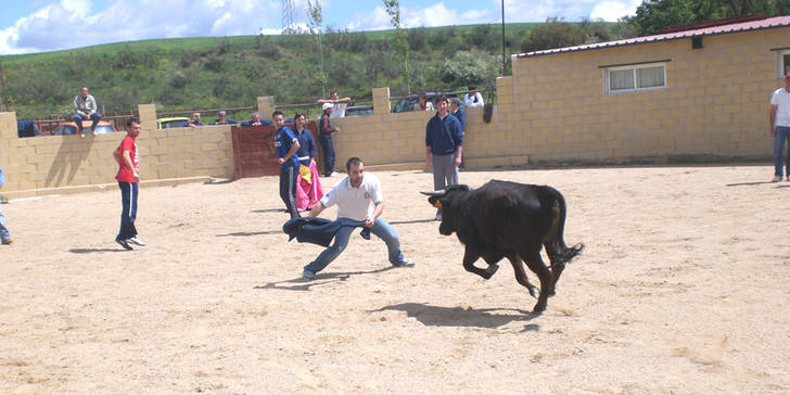 La Peña Taurina “El Quite” de Yunquera de Henares celebra su XVIII Aniversario con una capea