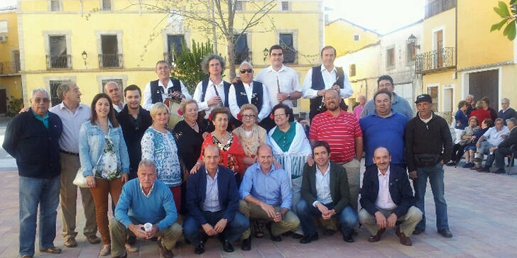 Lorenzo Robisco y Juan Pablo Sánchez celebran un encuentro con los vecinos de Pareja