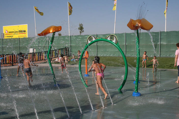 Este viernes abre la Piscina Municipal de Quer, con su área de juegos de agua