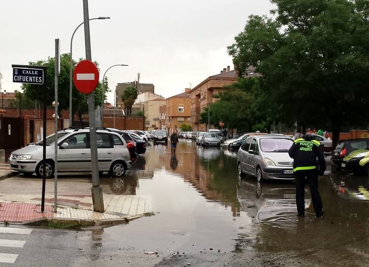 Hormaechea afirma que las lluvias de este lunes demuestran una vez más “la dejadez socialista” en el mantenimiento de infraestructuras para evitar inundaciones 