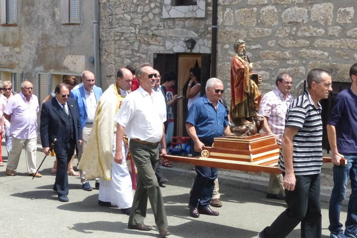 El presidente de la Diputación pone en valor el atractivo turístico y cultural de la Sierra Norte en las fiestas de Campisábalos 