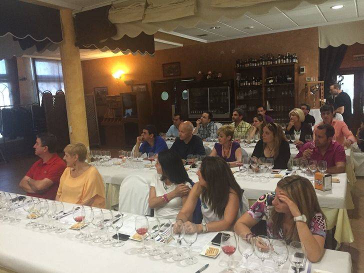 El Fogón del Vallejo de Alovera organiza una cata de vino