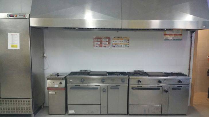 Horche termina la instalación de las cocinas en el colegio