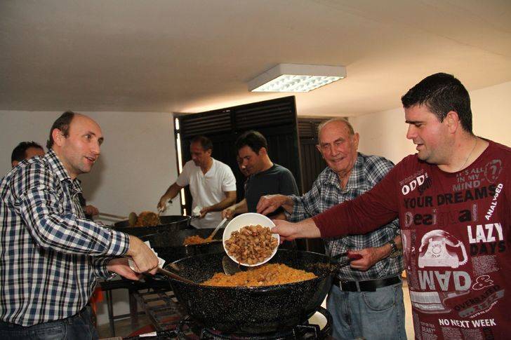 La Asociación de Amigos de Viana de Mondéjar ha organizado la XVI Edición de sus populares Migas