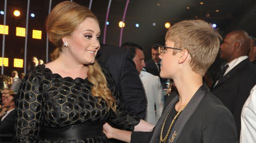 Justin Bieber supera a Adele e iguala a Elvis y a Lennon