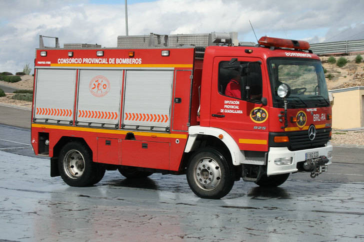 Extinguido el incendio declarado en una nave agrícola que almacena paja en Romancos