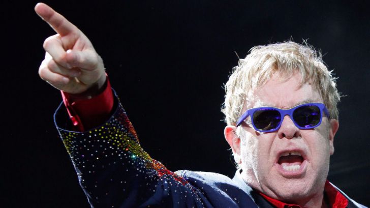 ¿Qué mosca le ha picado a Elton John?