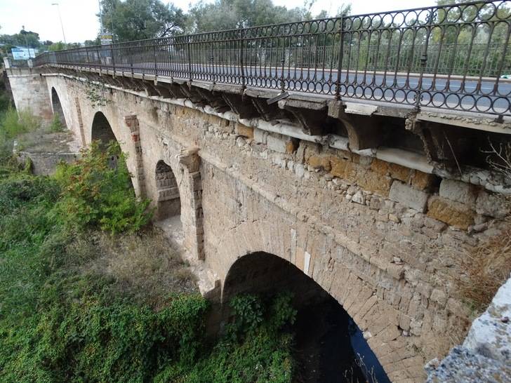 El PP solicita que la Junta mejore la seguridad y accesibilidad del tramo situado entre el puente árabe y los establecimientos de la carretera de Marchamalo y Fontanar