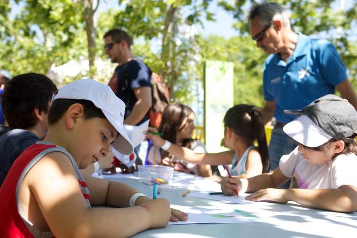 Los voluntarios de "la Caixa" de Guadalajara celebran una jornada de naturaleza con 30 niños en situación de vulnerabilidad