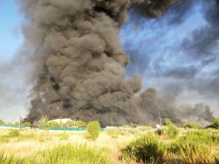 El fuego de Chiloeches tardará varios días en apagarse