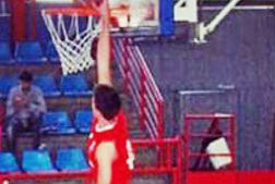 El azudense Aaron Sobrinos seguirá un año más en el Isover Basket Azuqueca