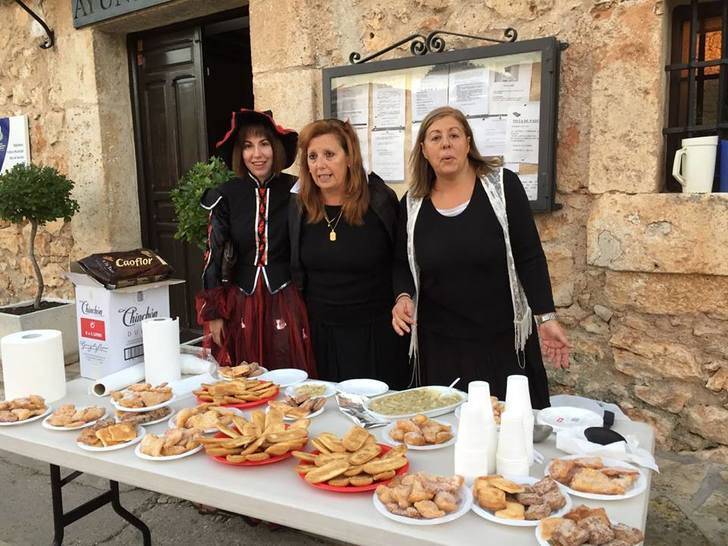 Fuentenovilla se une en torno a sus tradiciones de Todos Los Santos