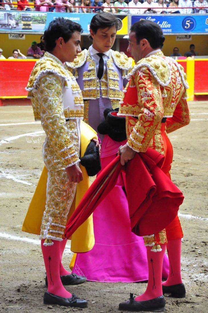 El torero afincado en Fuentelencina Juan de Castilla toma la alternativa en Medellín