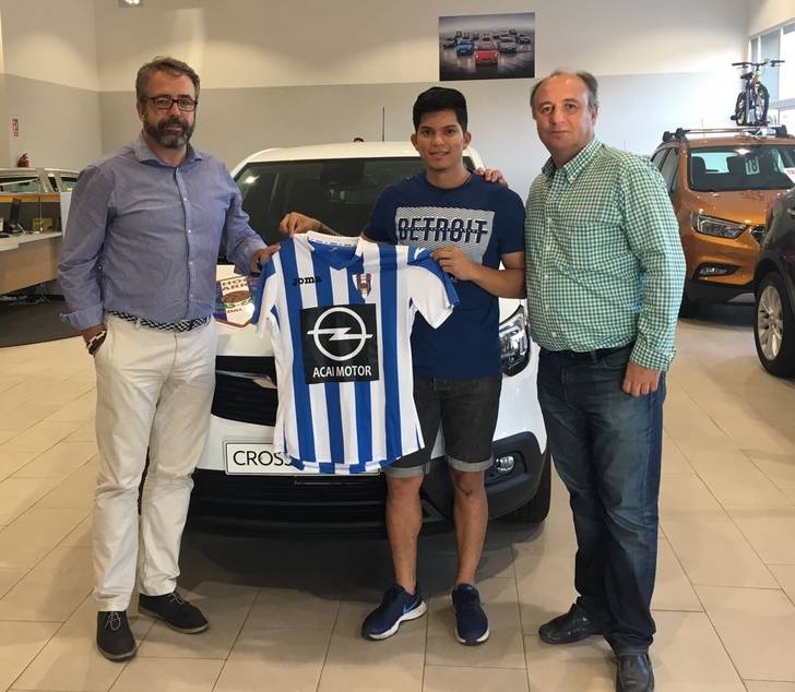 El Hogar Alcarreño presenta a Antonio Silva, nuevo fichaje del conjunto blanquiazul