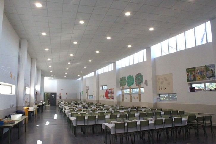 El Ayuntamiento renueva la iluminación completa de los tres colegios de Cabanillas, instalando LED