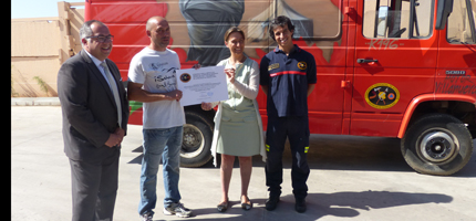Guarinos hace entrega de un furgón del Consorcio de Bomberos a la Asociación de Amigos del Pueblo Saharaui
