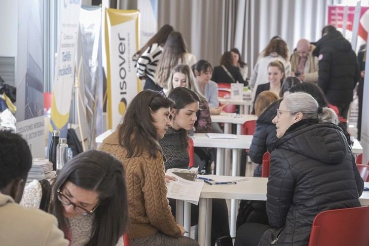 Feria de Empleo Local impulsa oportunidades laborales en Azuqueca