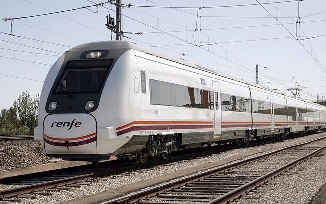 Ascienden a cinco los heridos al descarrilar un tren tras chocar con un árbol caído en la vía en Almansa