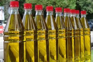 Uni&#243;n de Uniones considera que el IVA que se reduce al consumidor de aceite de oliva no tiene que salir del bolsillo del agricultor 