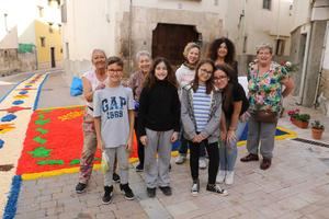 Un pueblo de Guadalajara, Almonacid de Zorita, alfombra 2 kms de calles en la Fiesta del Corpus Christi