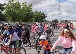 Con una masiva participación en el Día de la Bicicleta arranca el mes del deporte en Alovera.