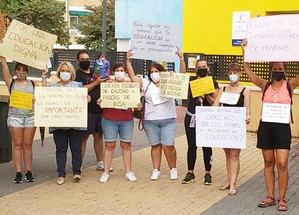 El PP de Azuqueca respalda las protestas de las trabajadoras de las escuelas infantiles municipales, que piden más recursos al Ayuntamiento 