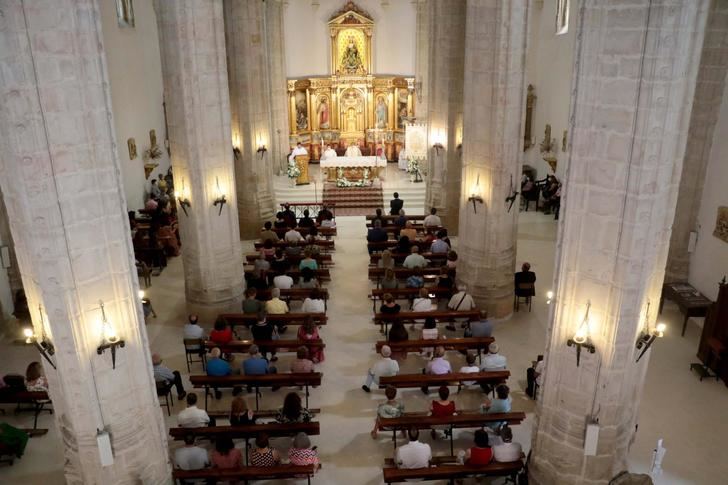 Emotiva celebración religiosa de la Virgen de los Remedios en Cogolludo