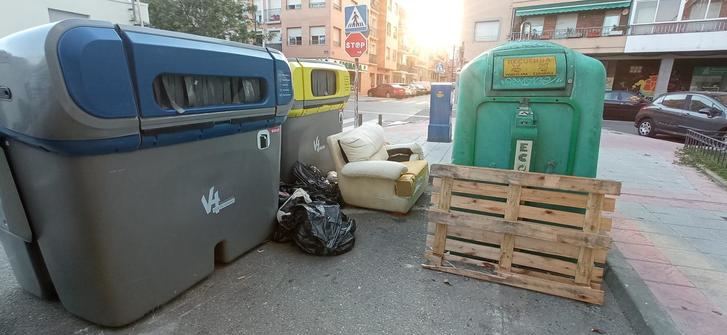 El Ayuntamiento de Azuqueca pide a la ciudadanía un uso correcto de los contenedores de residuos